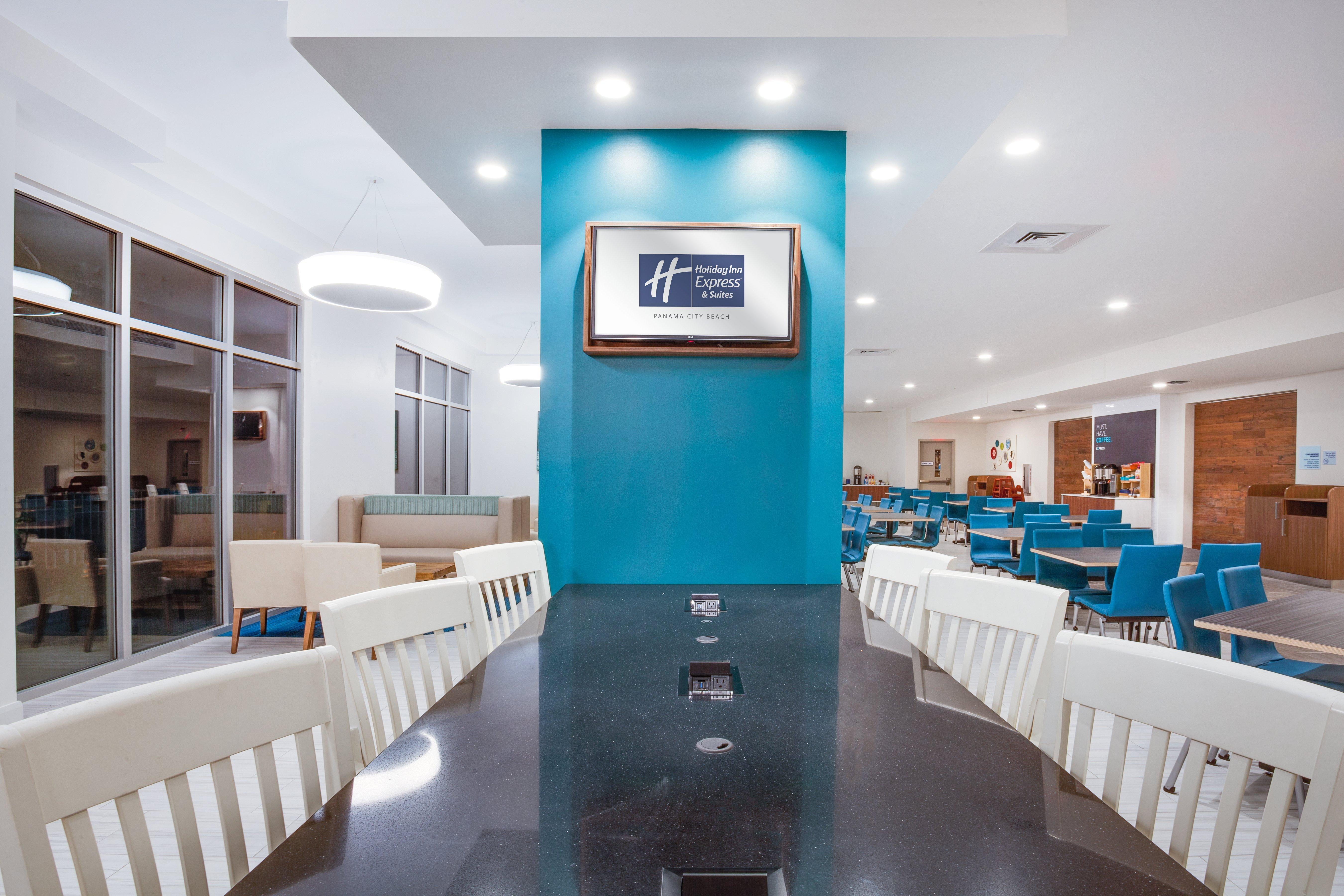 Holiday Inn Express & Suites Panama City Beach Beachfront By Ihg Buitenkant foto