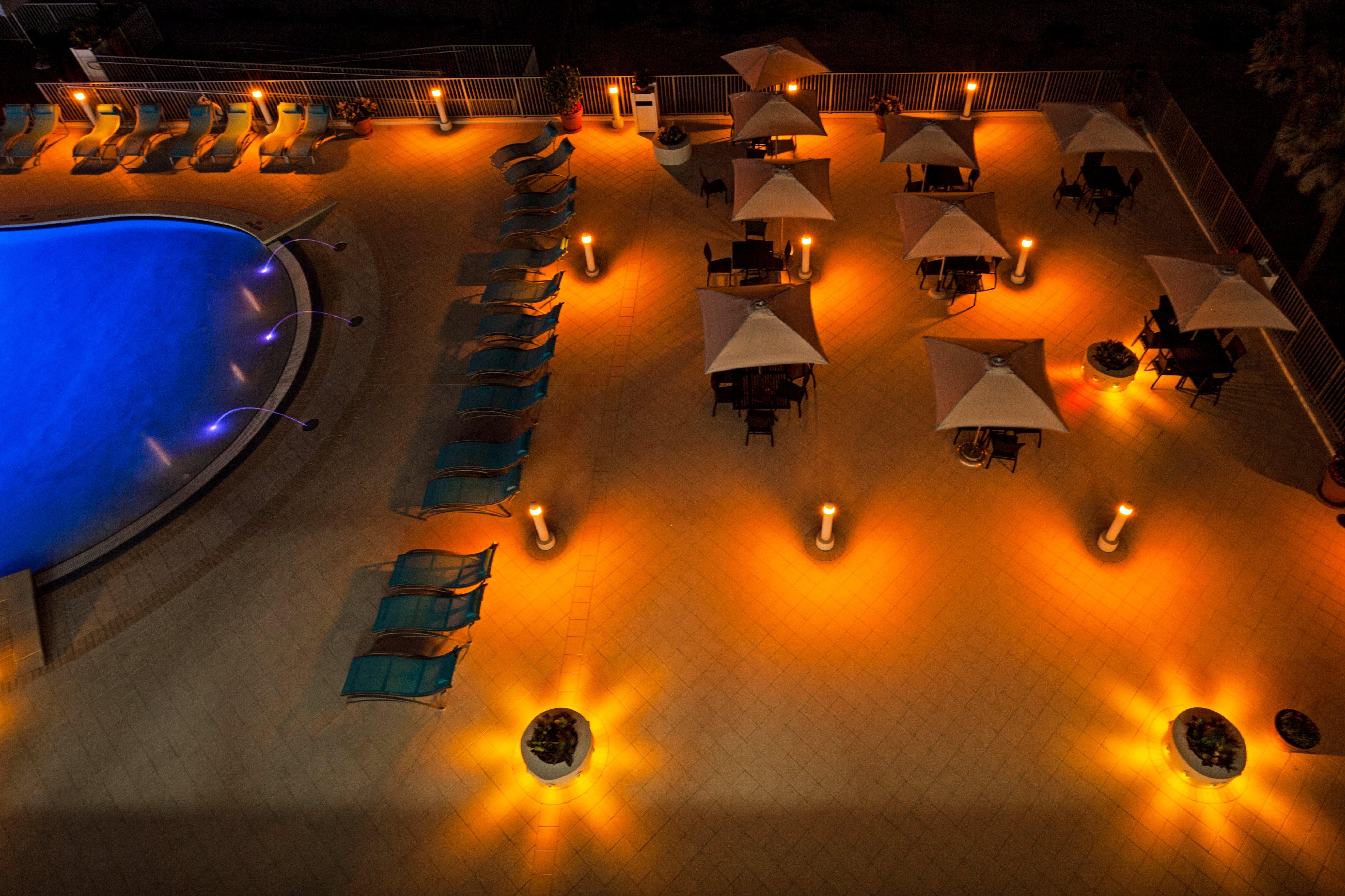 Holiday Inn Express & Suites Panama City Beach Beachfront By Ihg Buitenkant foto