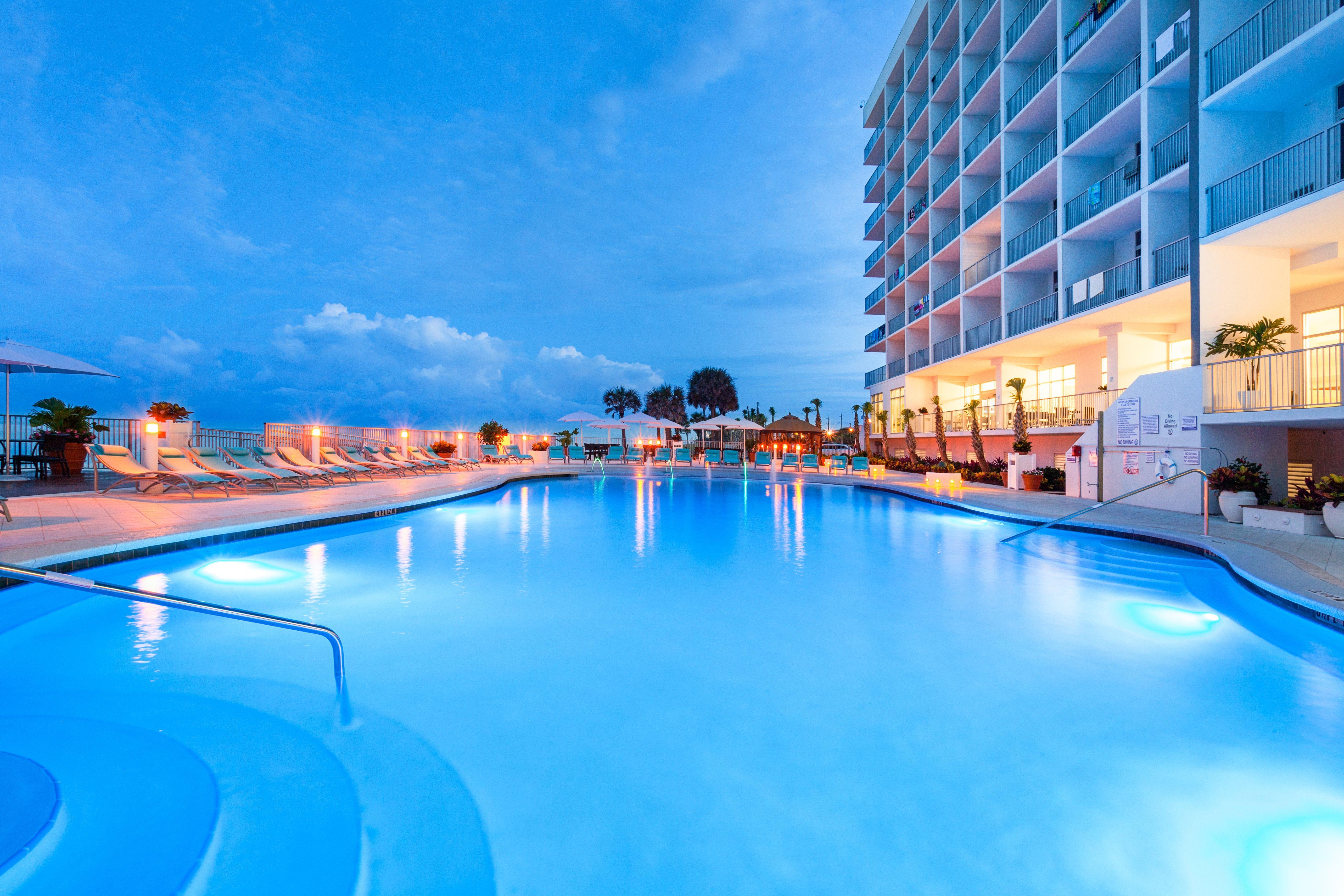 Holiday Inn Express & Suites Panama City Beach Beachfront By Ihg Buitenkant foto