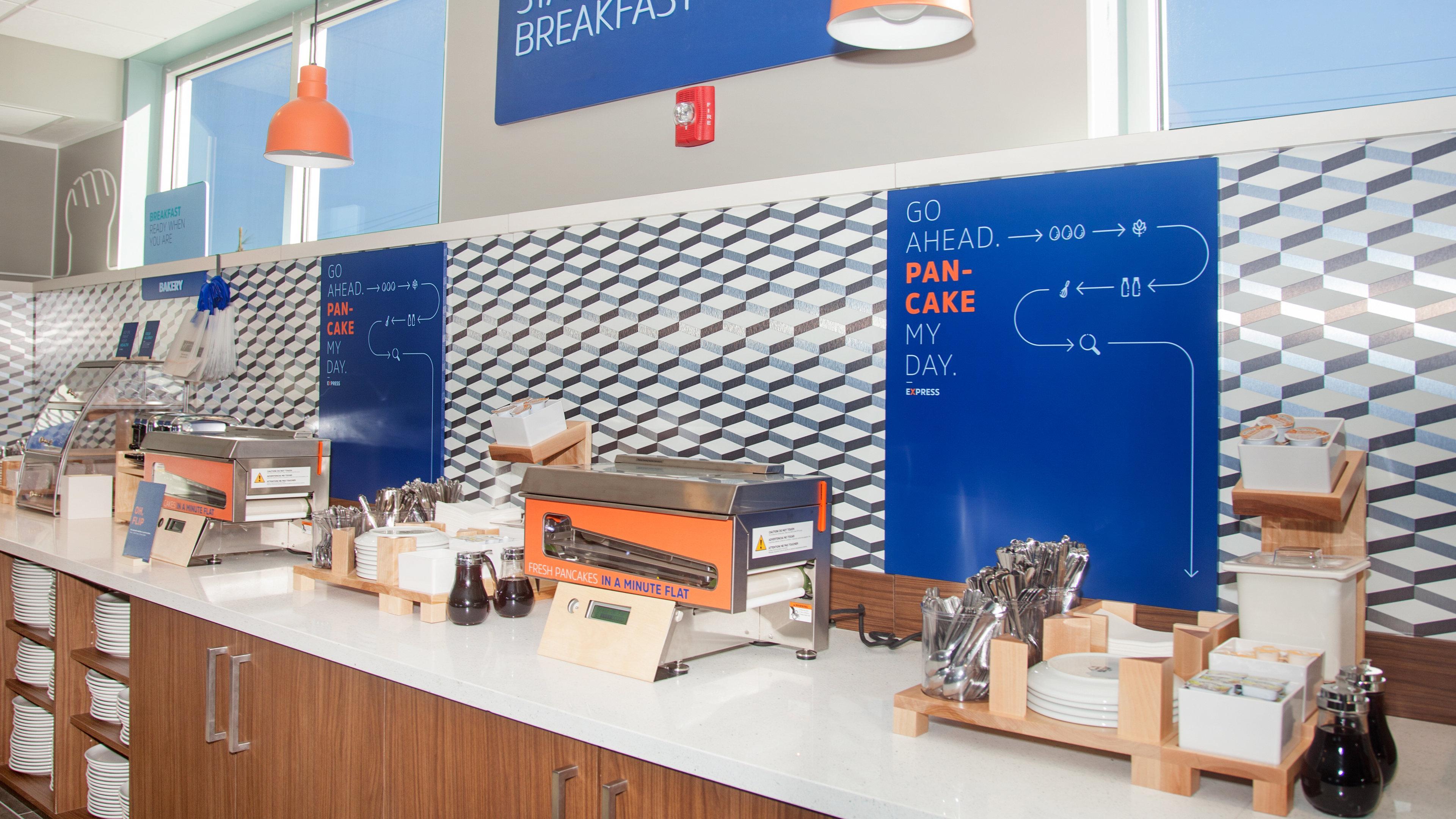 Holiday Inn Express & Suites Panama City Beach Beachfront By Ihg Buitenkant foto