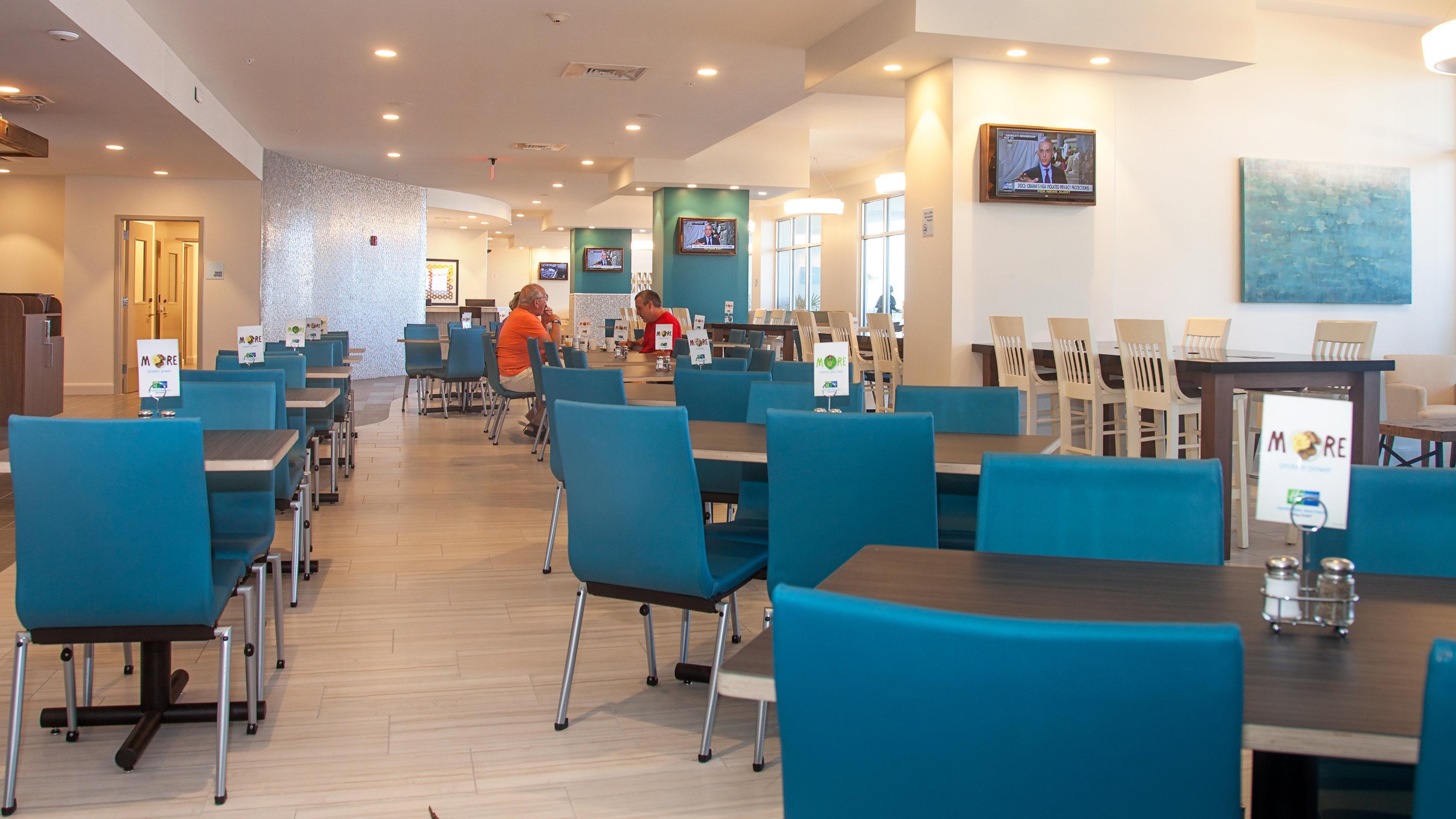 Holiday Inn Express & Suites Panama City Beach Beachfront By Ihg Buitenkant foto