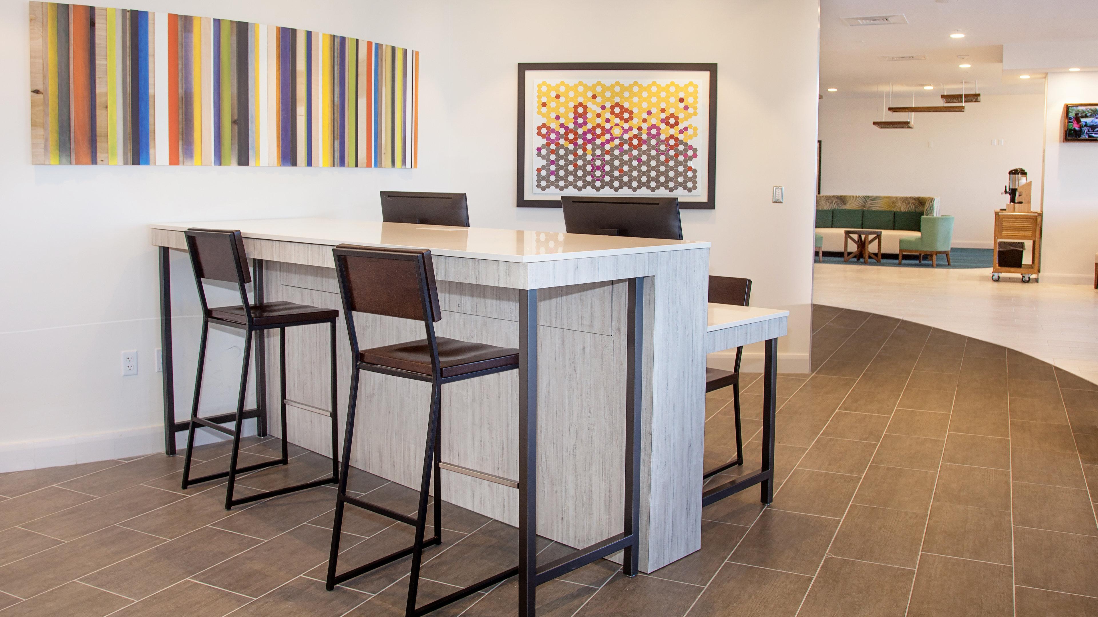 Holiday Inn Express & Suites Panama City Beach Beachfront By Ihg Buitenkant foto