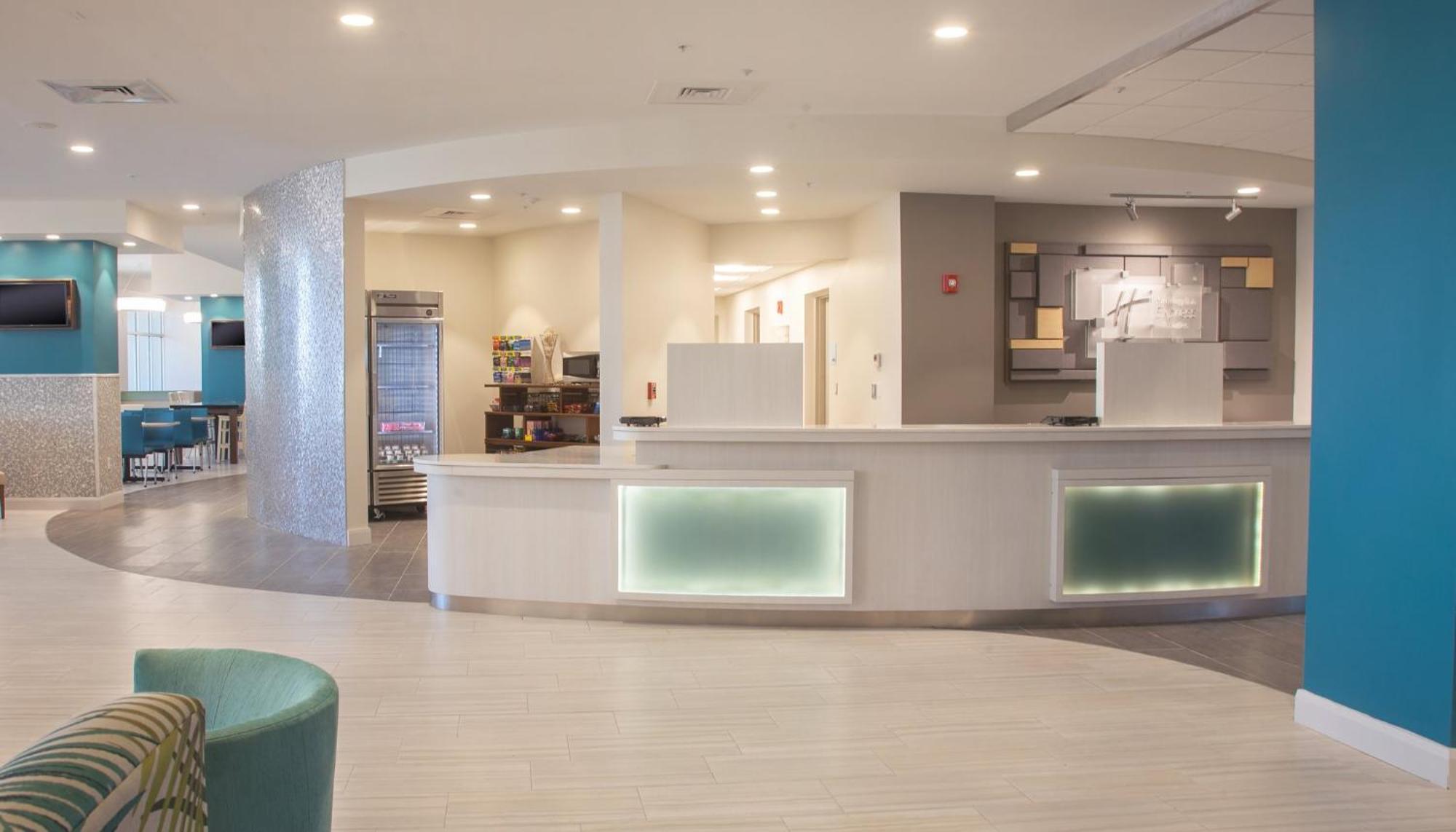 Holiday Inn Express & Suites Panama City Beach Beachfront By Ihg Buitenkant foto