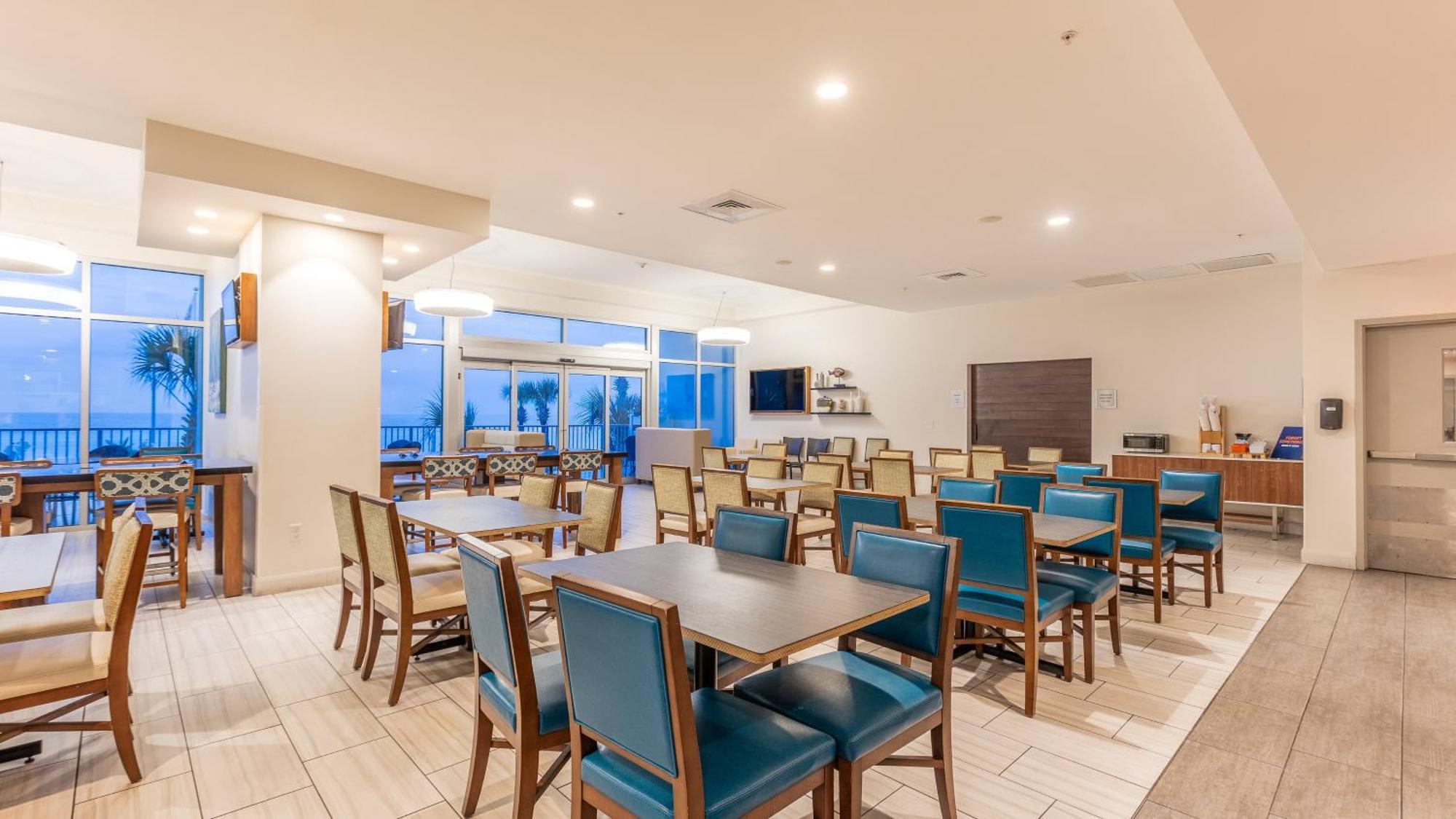 Holiday Inn Express & Suites Panama City Beach Beachfront By Ihg Buitenkant foto
